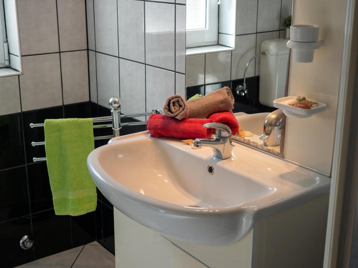 Apartments Rezek Supetarska Draga Zewnętrze zdjęcie